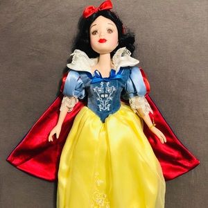Disney Snow White Porcelain 16” Doll